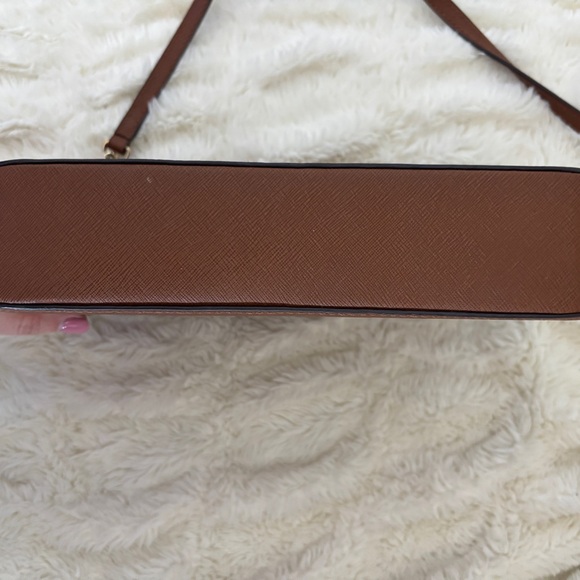 Michael Kors Tan Crossbody Bag with Gold Accents - Picture 4 of 5